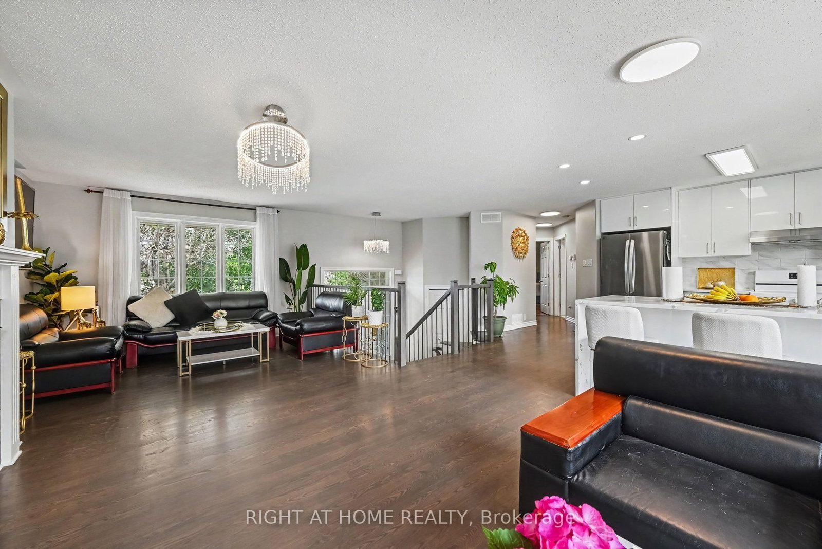 1588 Scottanne Street • Ottawa, ON photo 5