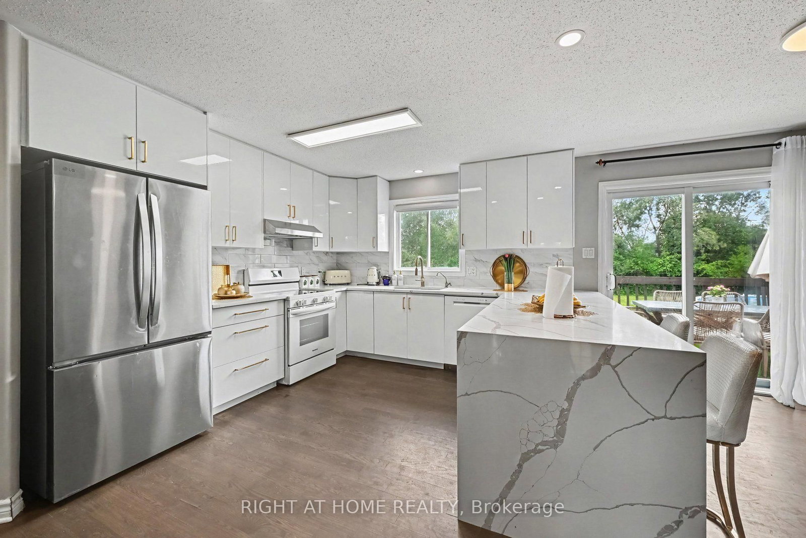 1588 Scottanne Street • Ottawa, ON photo 6