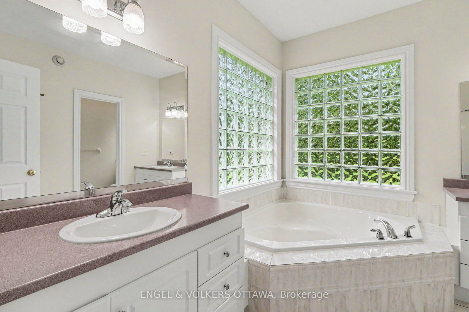 6235 Deermeadow Drive • Ottawa, ON photo 20