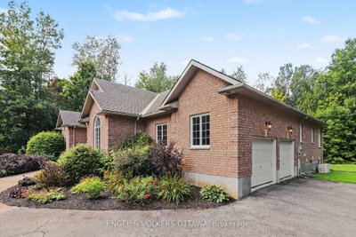 6235 Deermeadow Drive • Ottawa, ON photo 3