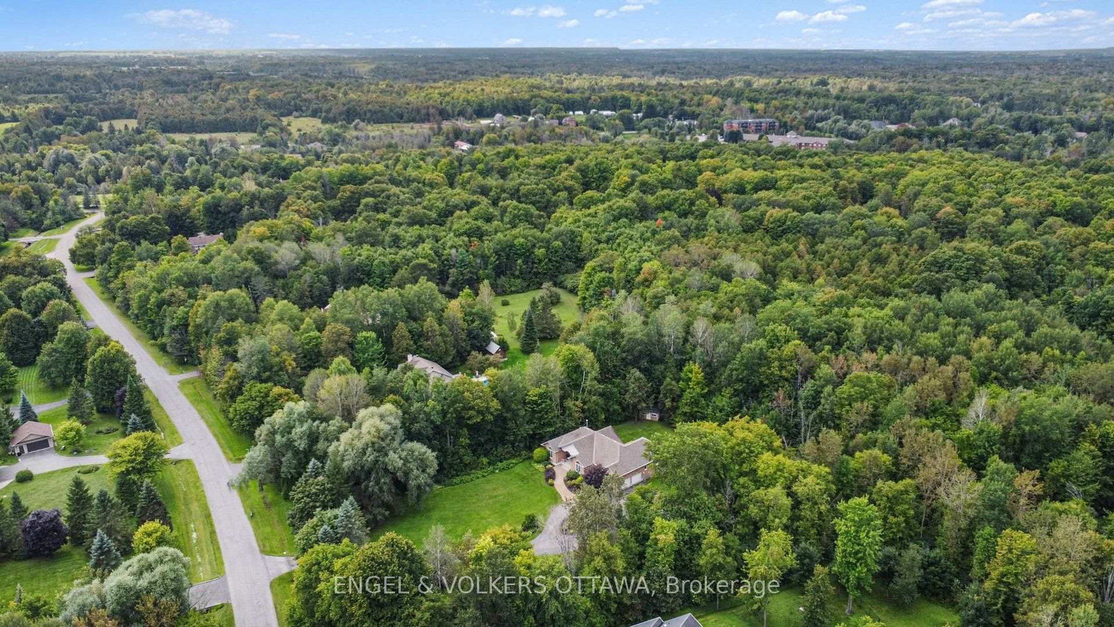 6235 Deermeadow Drive • Ottawa, ON photo 37