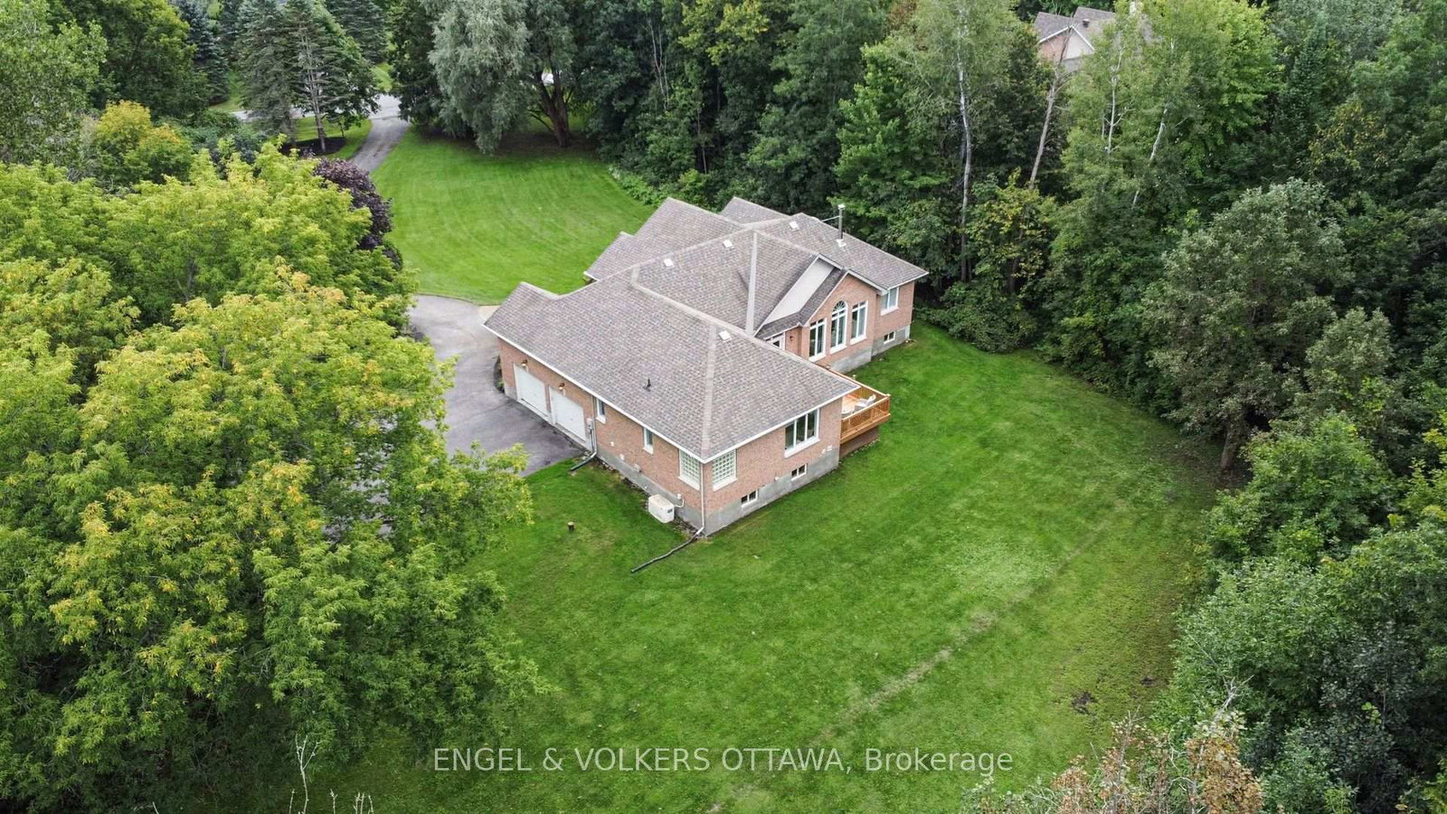 6235 Deermeadow Drive • Ottawa, ON photo 39