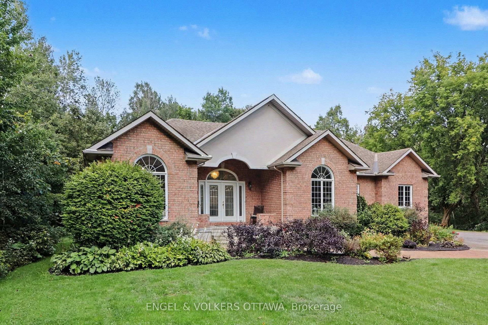 6235 Deermeadow Drive • Ottawa, ON photo 4