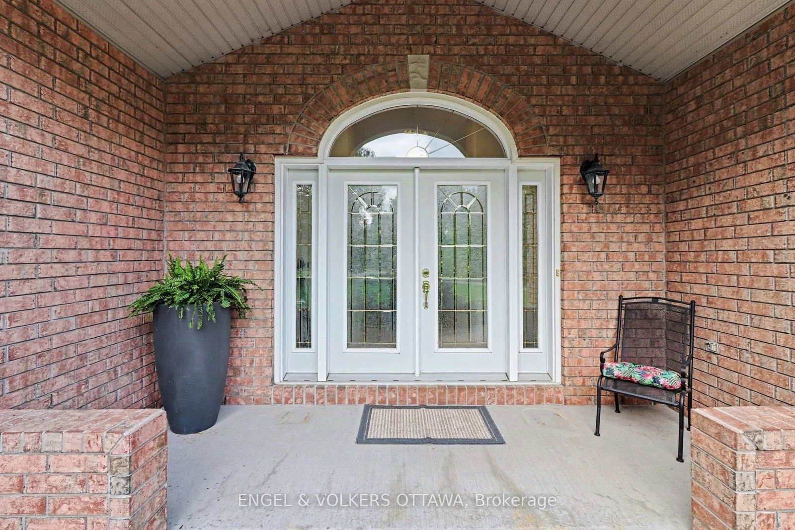 6235 Deermeadow Drive • Ottawa, ON photo 5