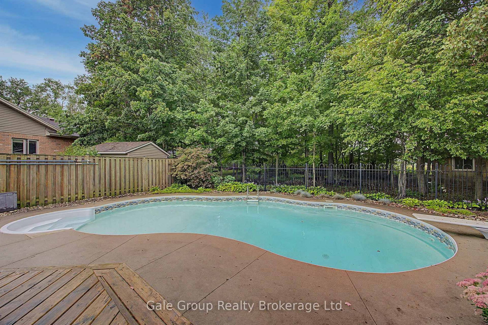 65 Wintergreen Crescent • Norfolk, ON photo 4