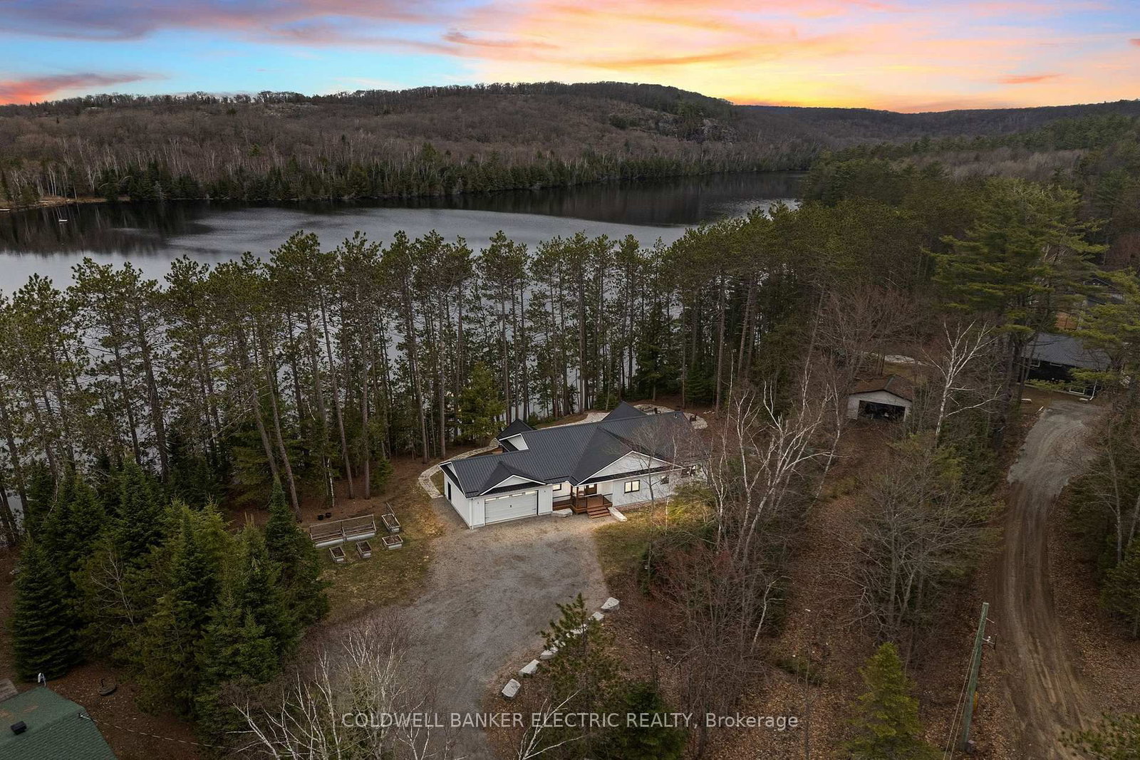 17 Ida Ho Lane • Bancroft, ON photo 6