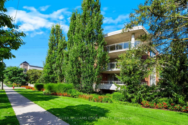 301 - 125 Wilson Street W
