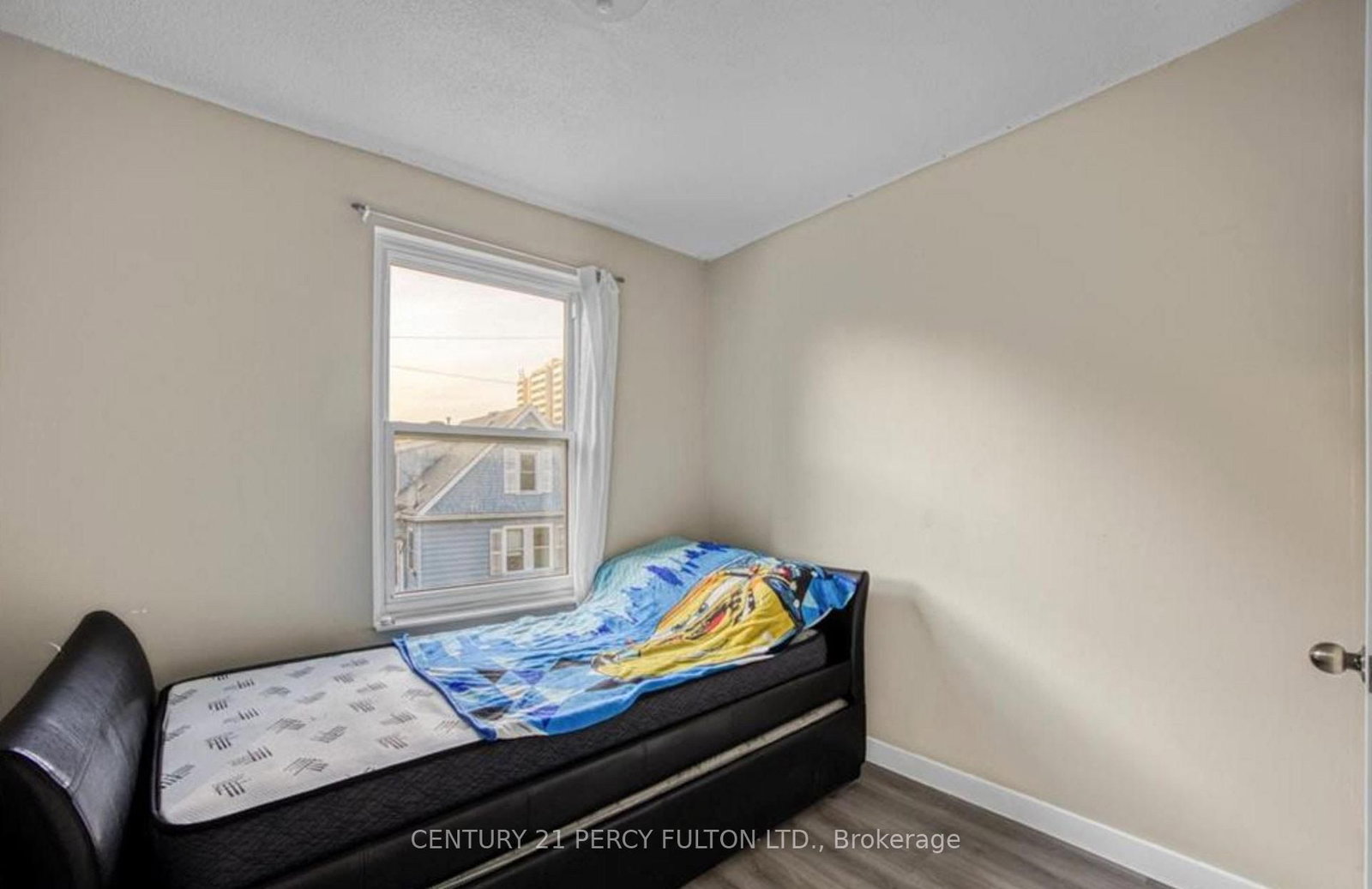 130 Stirton Street • Hamilton, ON photo 16