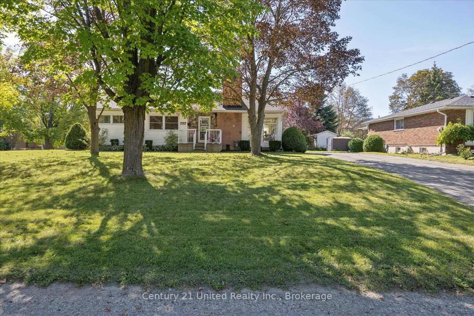 797 Valleyview Drive • Peterborough, ON photo 3