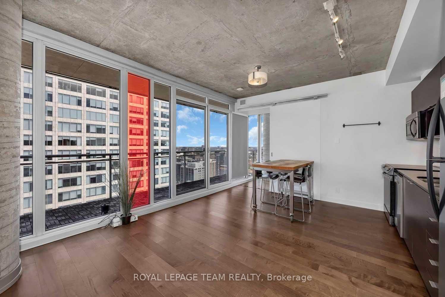 324 Laurier Avenue W • #2010 • Ottawa, ON photo 8