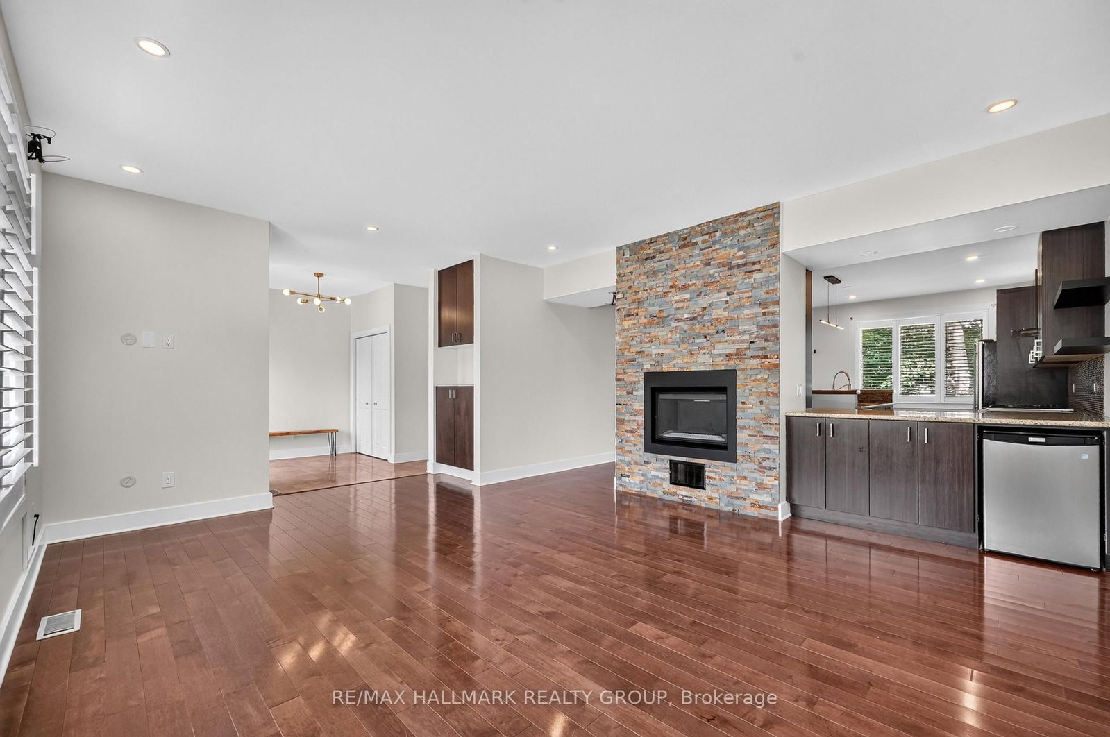 1559 Queensdale Avenue • Ottawa, ON photo 12