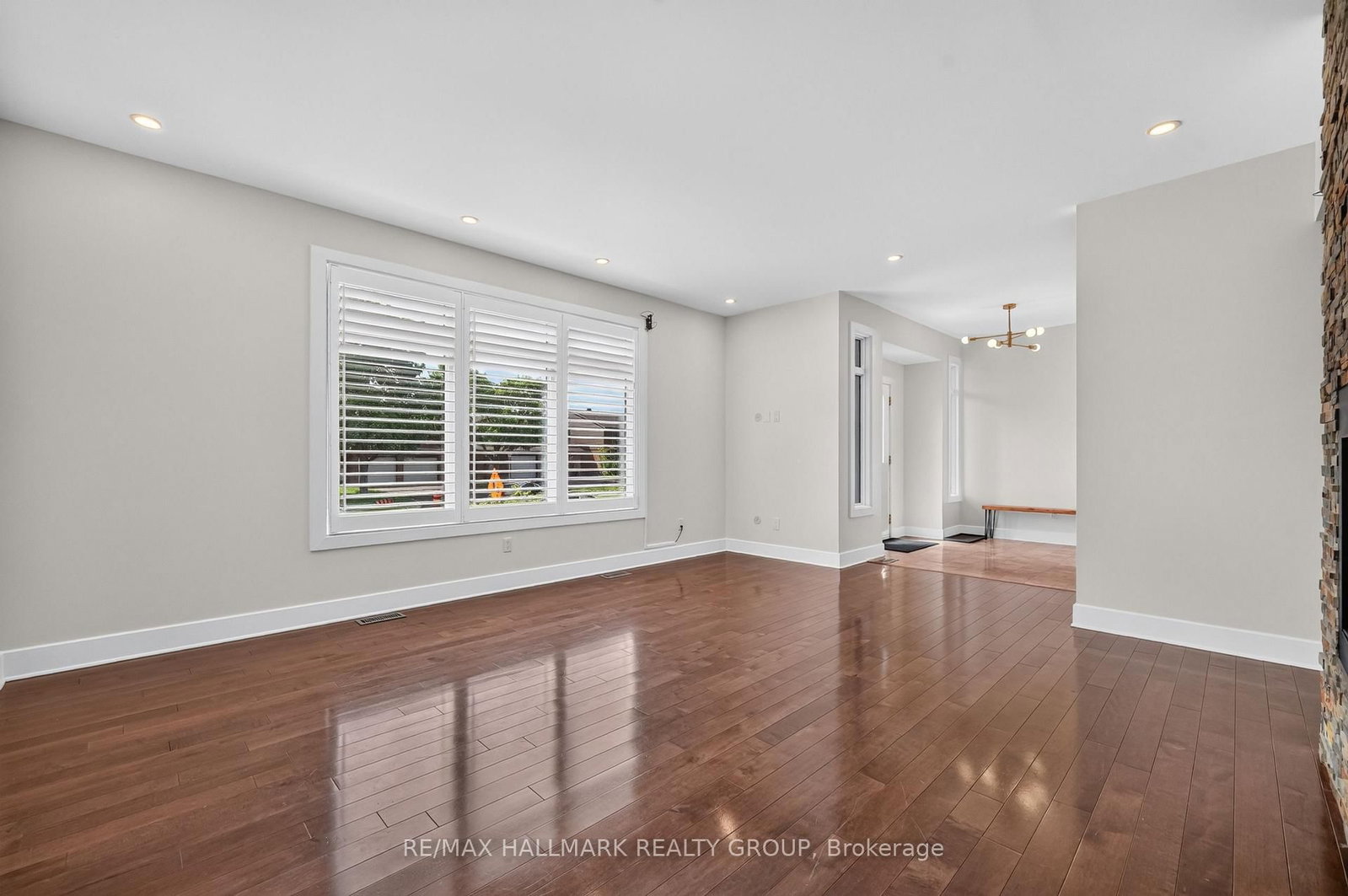 1559 Queensdale Avenue • Ottawa, ON photo 13