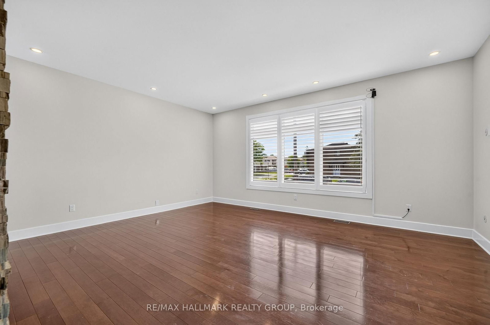 1559 Queensdale Avenue • Ottawa, ON photo 14