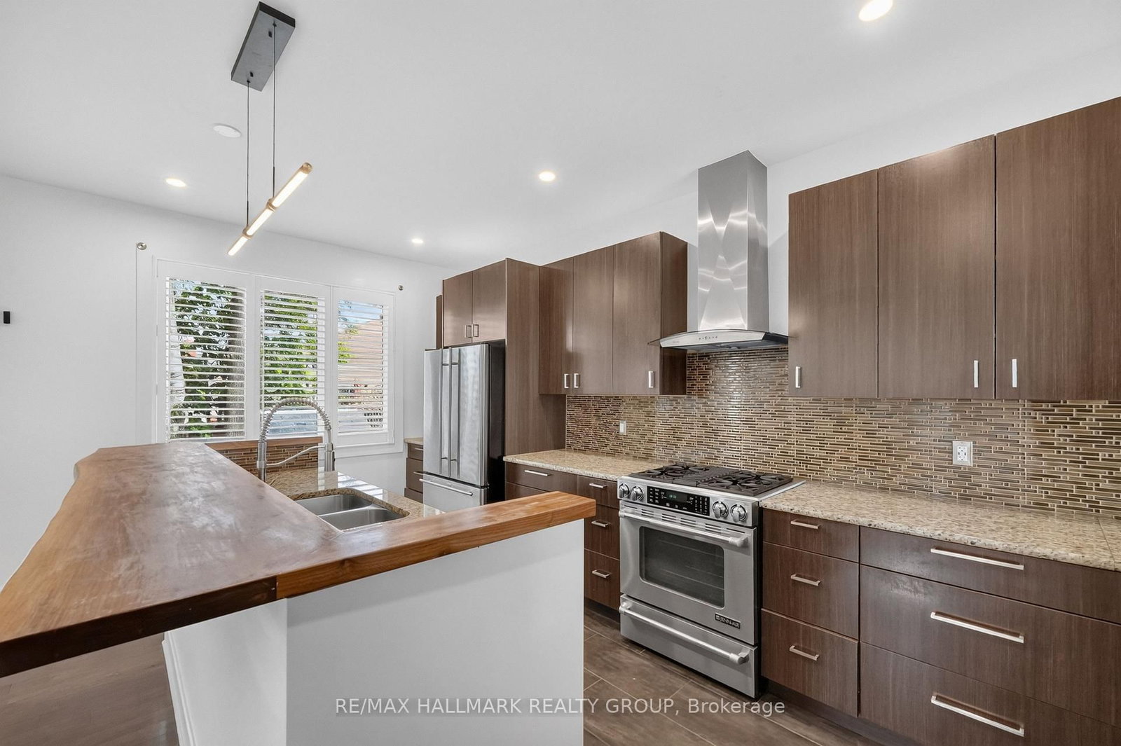 1559 Queensdale Avenue • Ottawa, ON photo 18