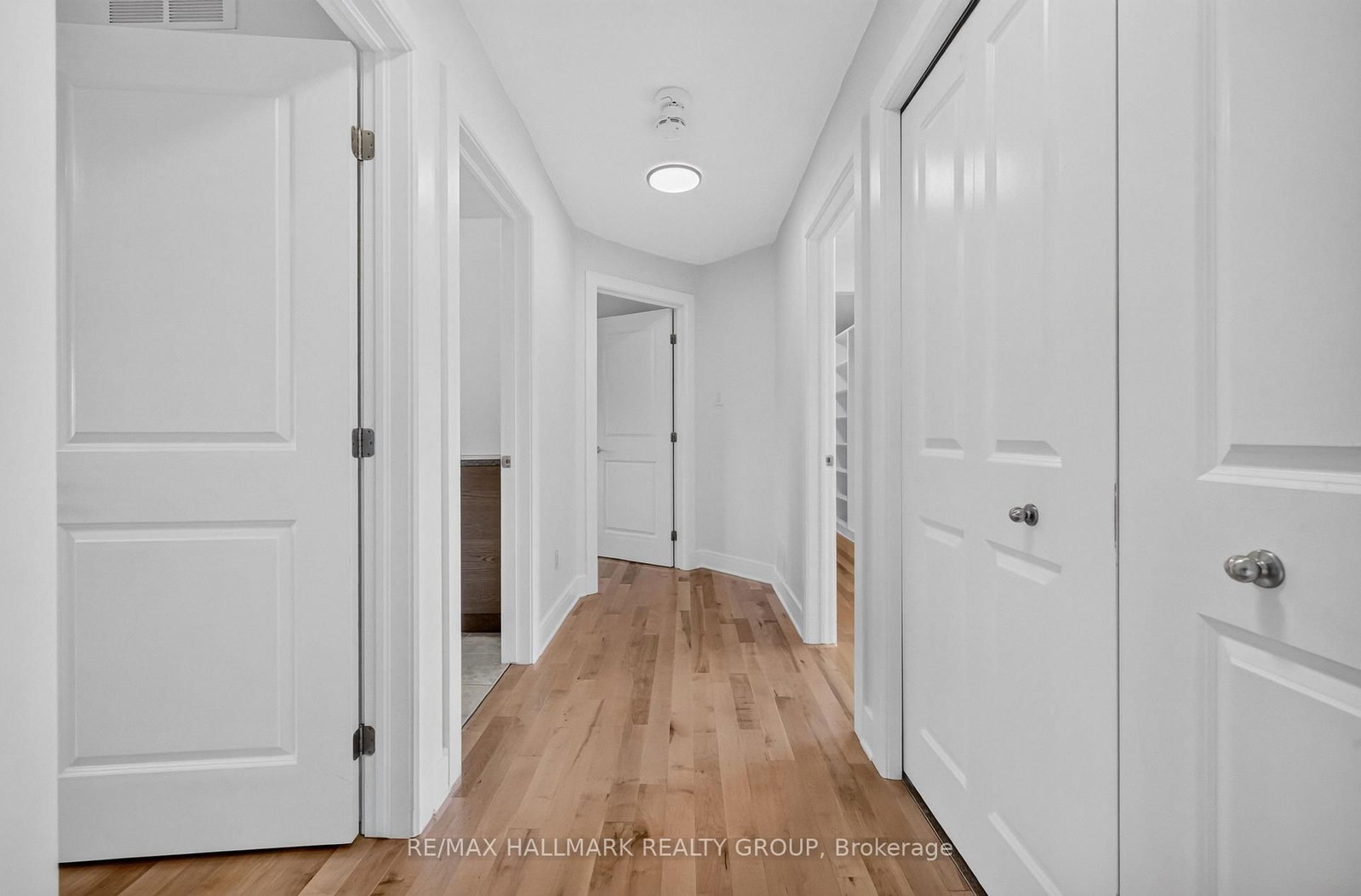 1559 Queensdale Avenue • Ottawa, ON photo 24
