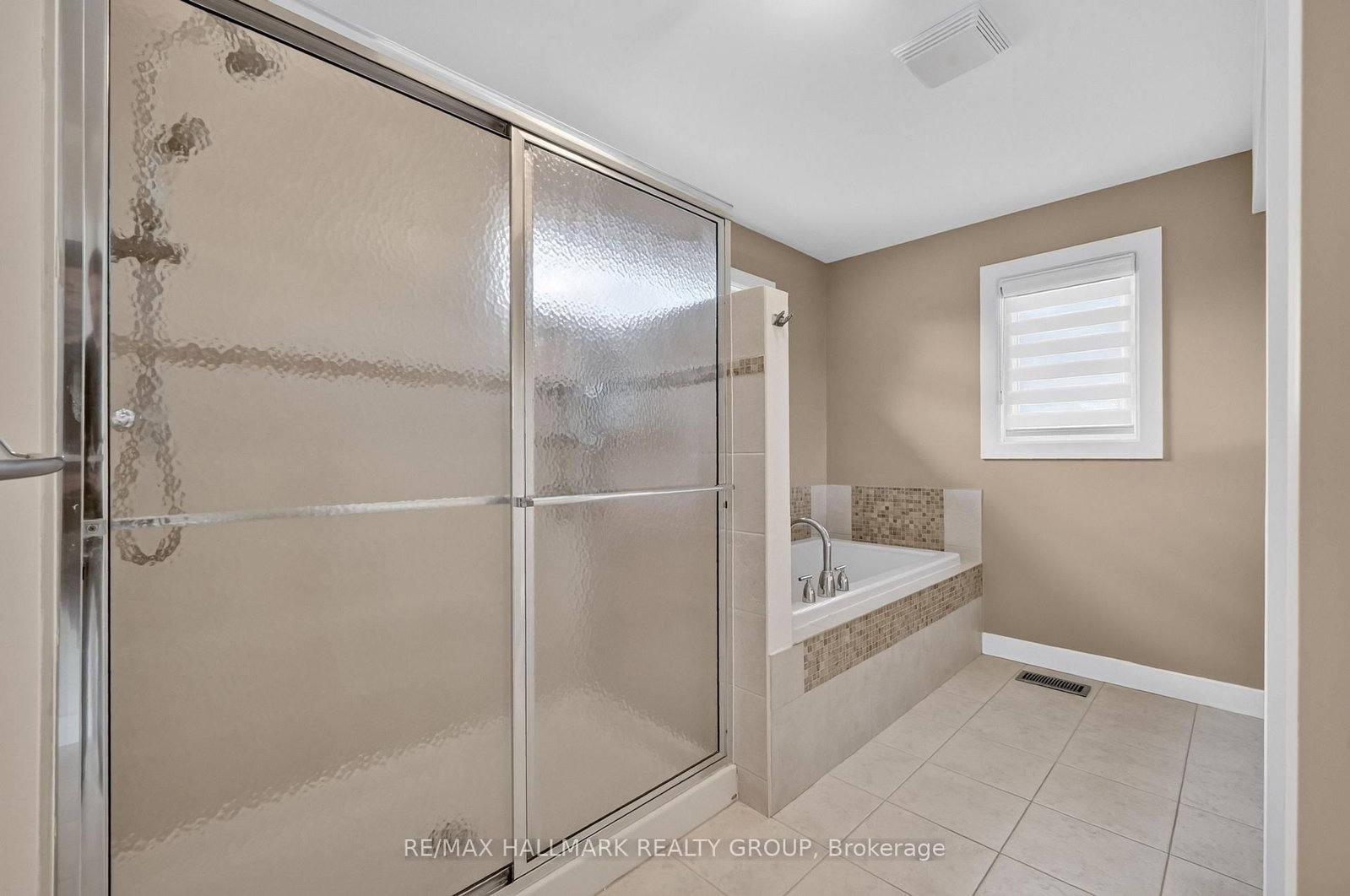 1559 Queensdale Avenue • Ottawa, ON photo 29