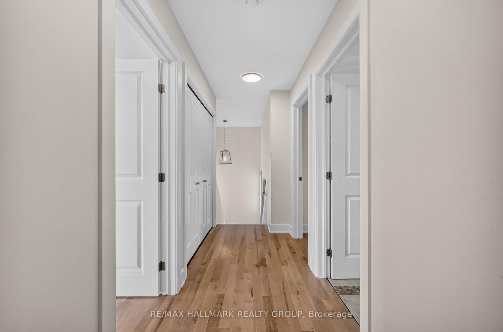 1559 Queensdale Avenue • Ottawa, ON photo 33