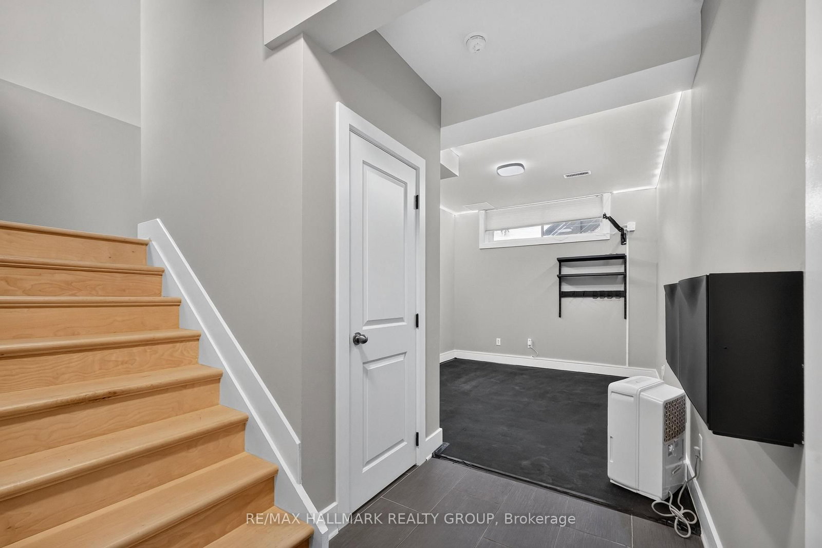 1559 Queensdale Avenue • Ottawa, ON photo 38