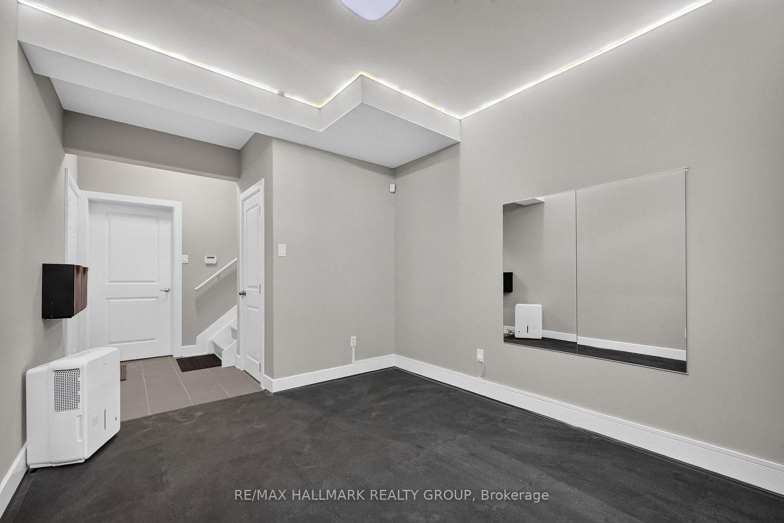 1559 Queensdale Avenue • Ottawa, ON photo 40