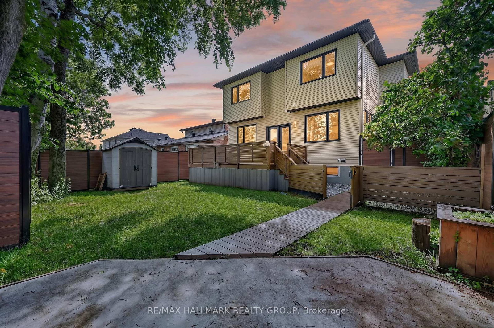 1559 Queensdale Avenue • Ottawa, ON photo 43