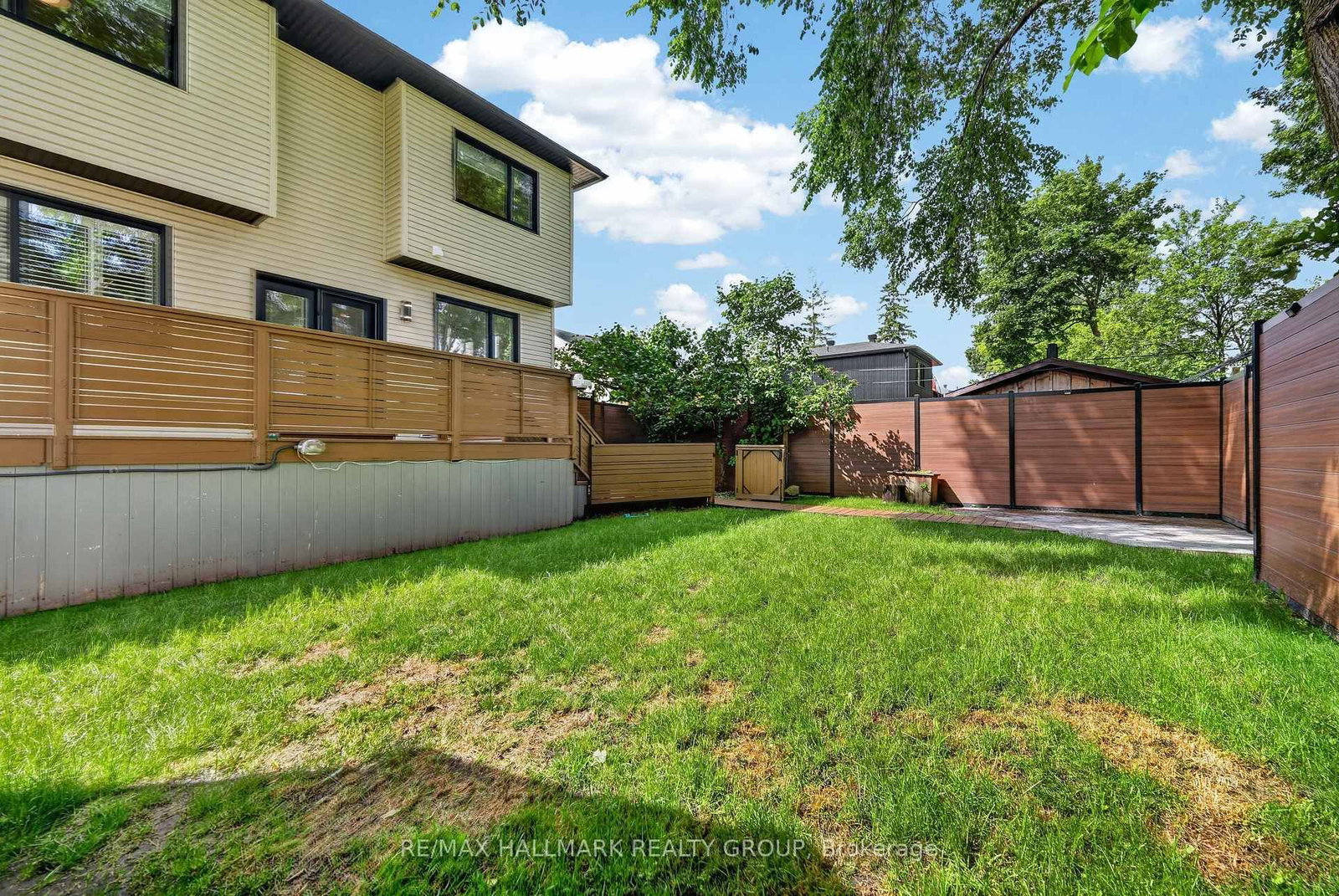 1559 Queensdale Avenue • Ottawa, ON photo 44