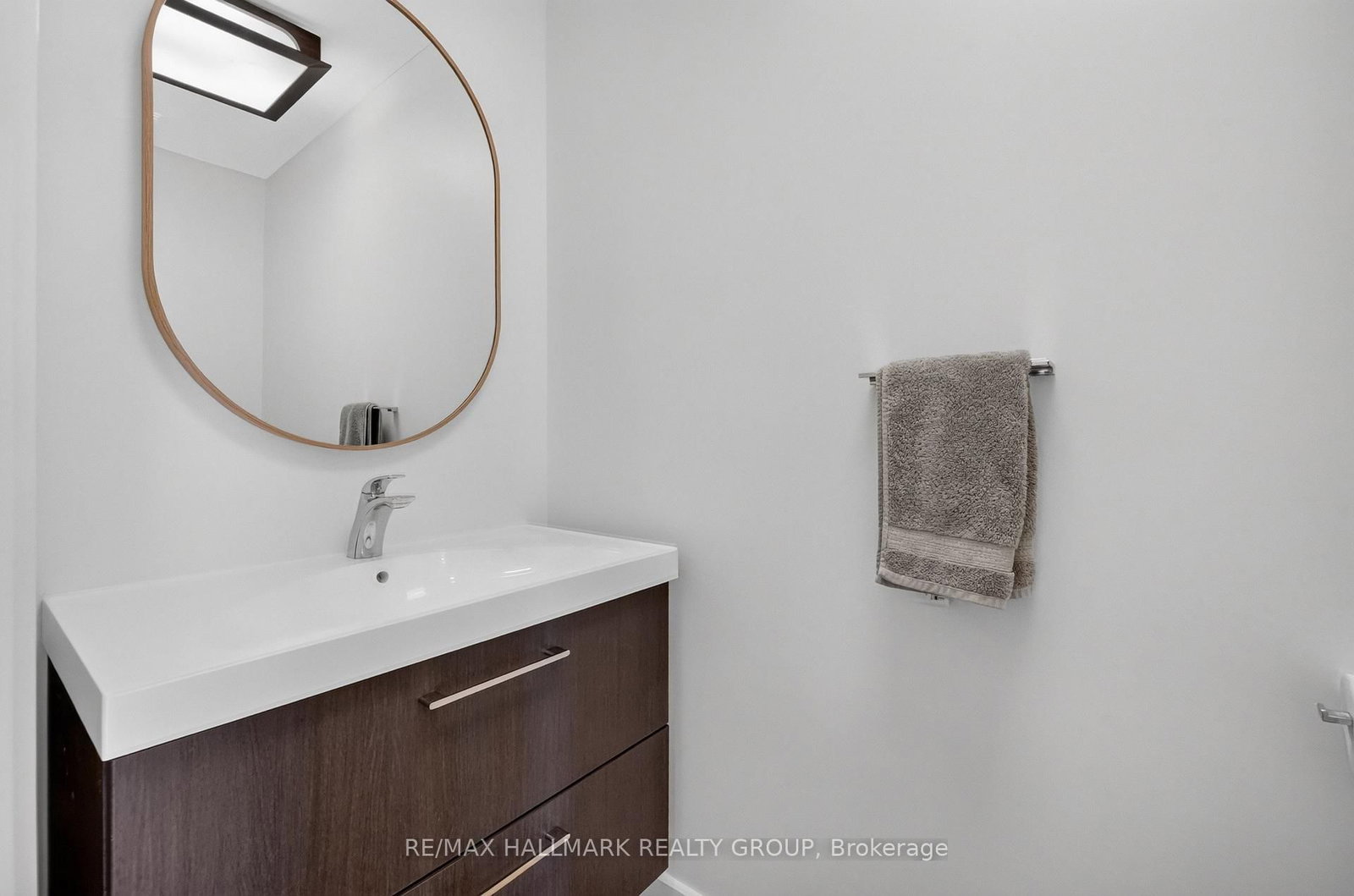 1559 Queensdale Avenue • Ottawa, ON photo 9