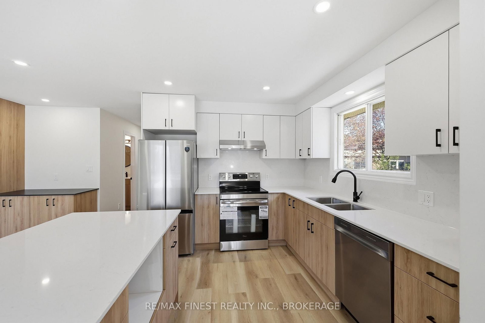 882 BEACONHILL Court • Kingston, ON photo 11