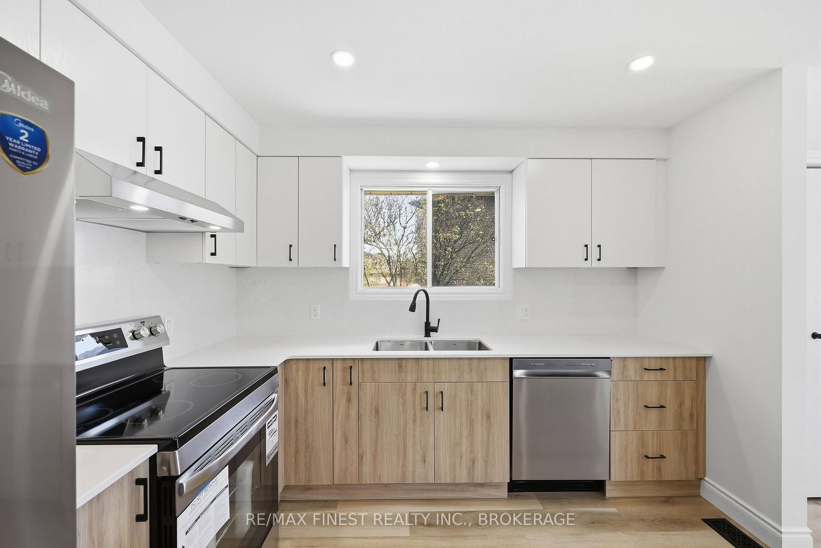 882 BEACONHILL Court • Kingston, ON photo 16