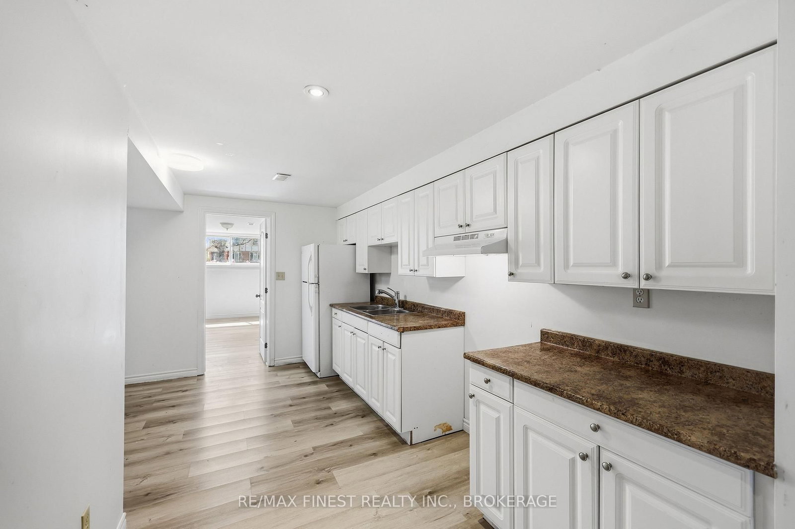 882 BEACONHILL Court • Kingston, ON photo 31