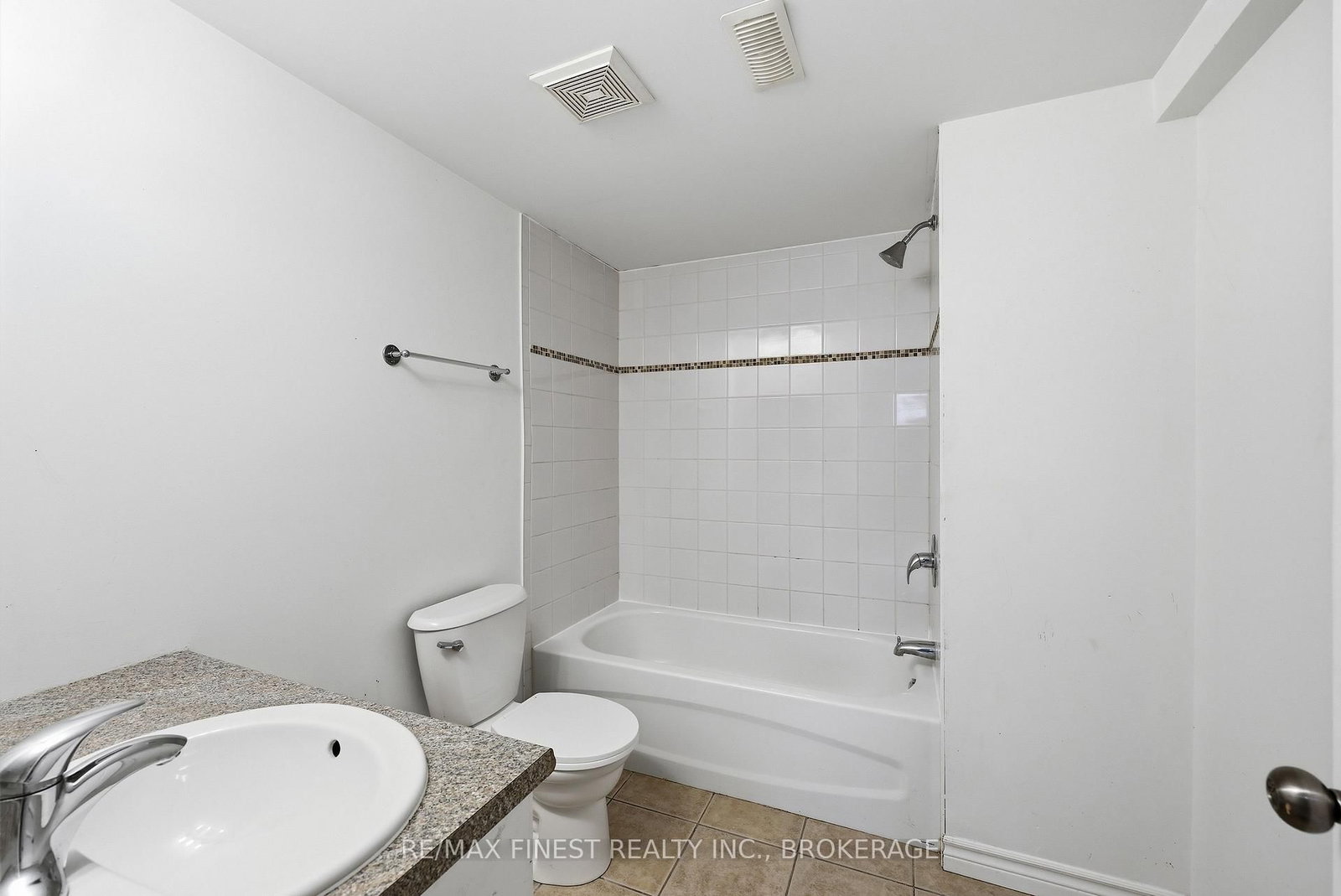 882 BEACONHILL Court • Kingston, ON photo 38