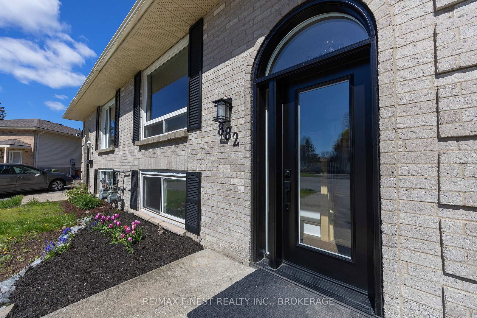 882 BEACONHILL Court • Kingston, ON photo 5