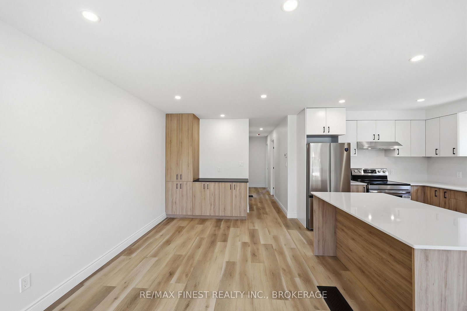 882 BEACONHILL Court • Kingston, ON photo 9