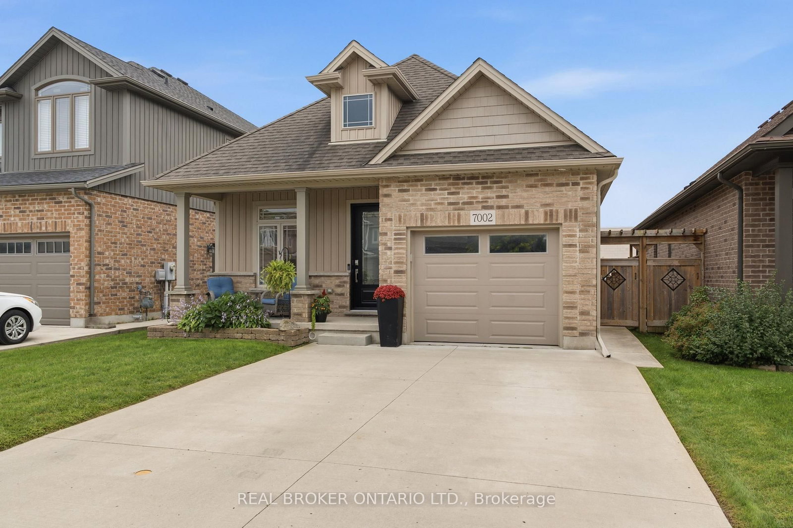 7002 Optimist Lane • Niagara Falls, ON photo 1