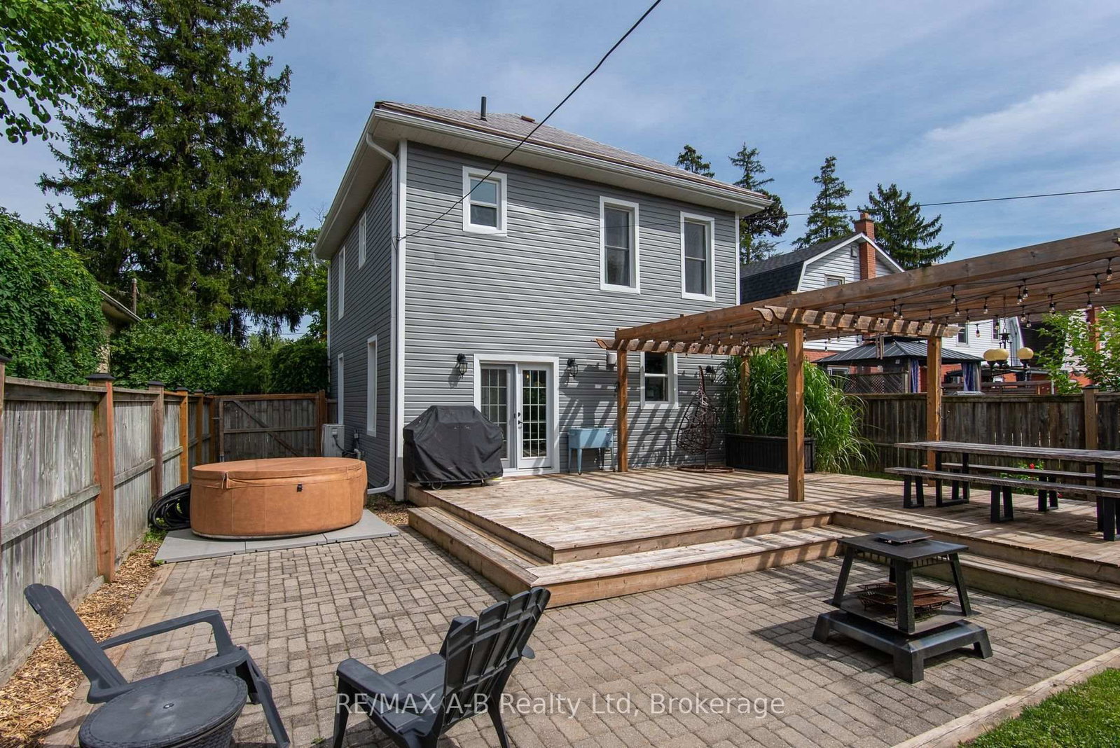 69 Louise Street • Stratford, ON photo 11