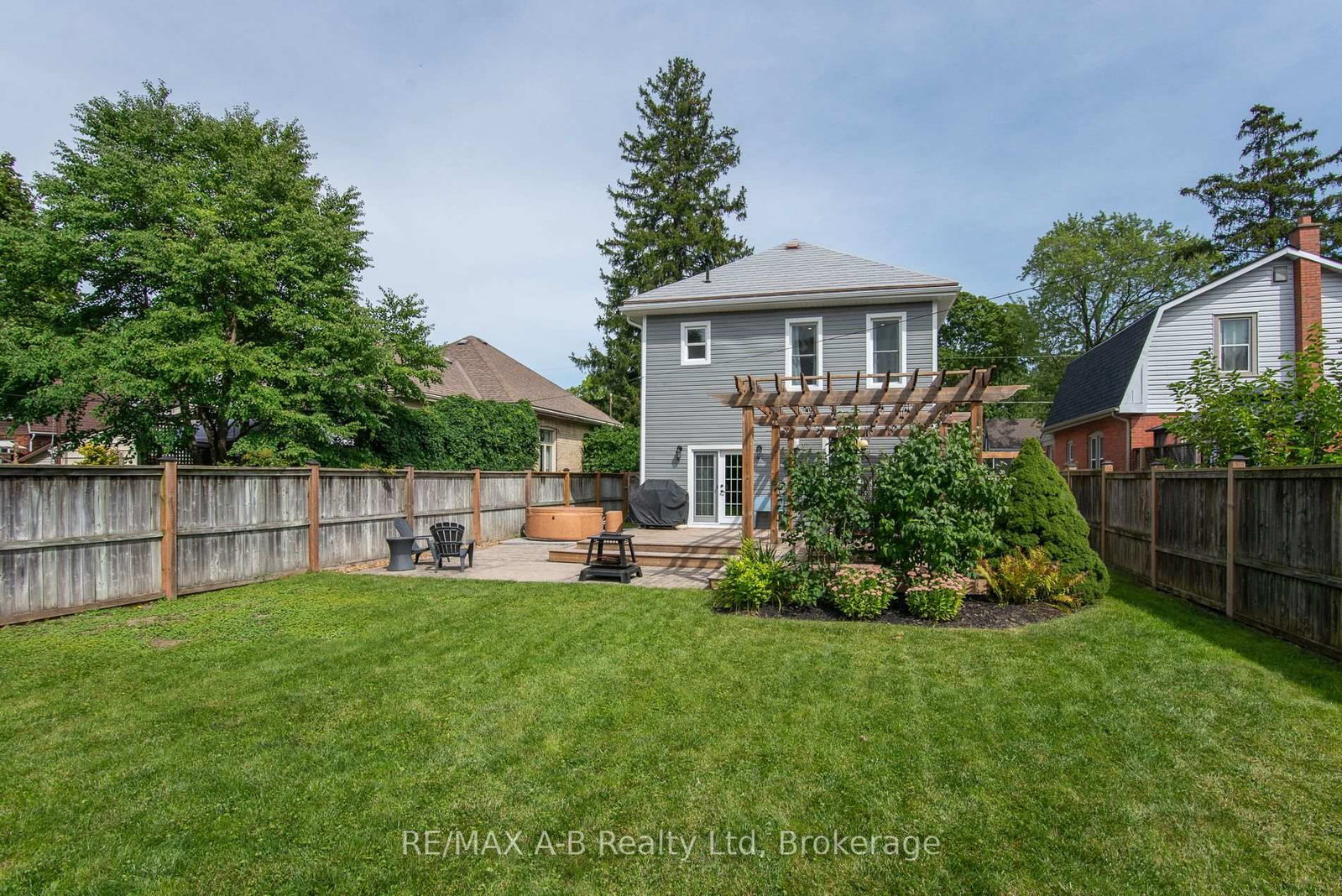 69 Louise Street • Stratford, ON photo 16
