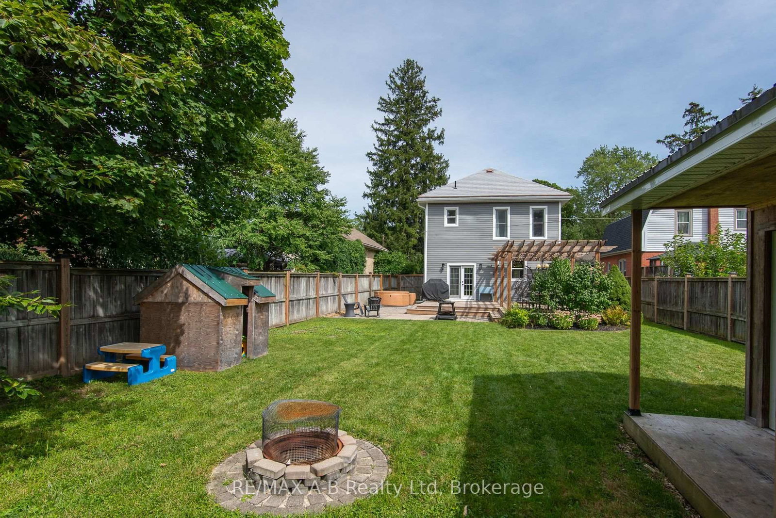 69 Louise Street • Stratford, ON photo 18