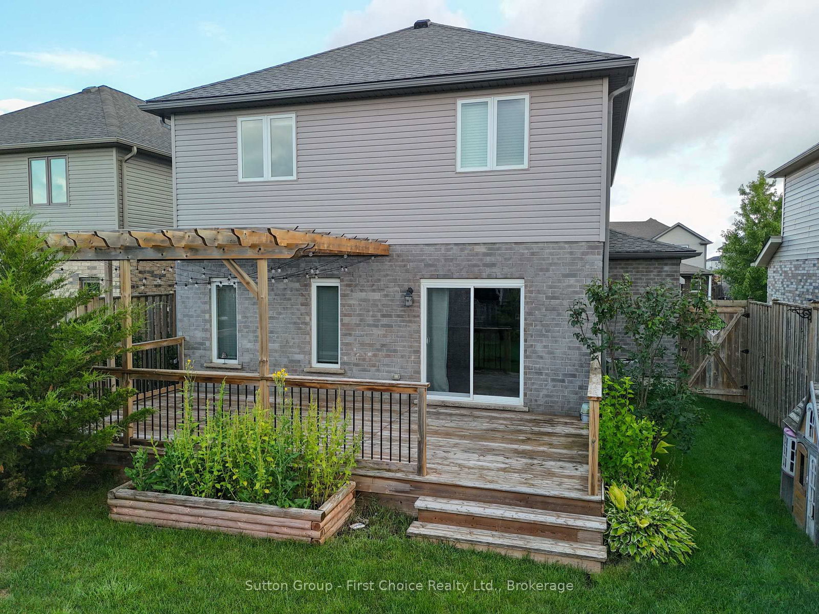 21 Brown Street • Stratford, ON photo 35