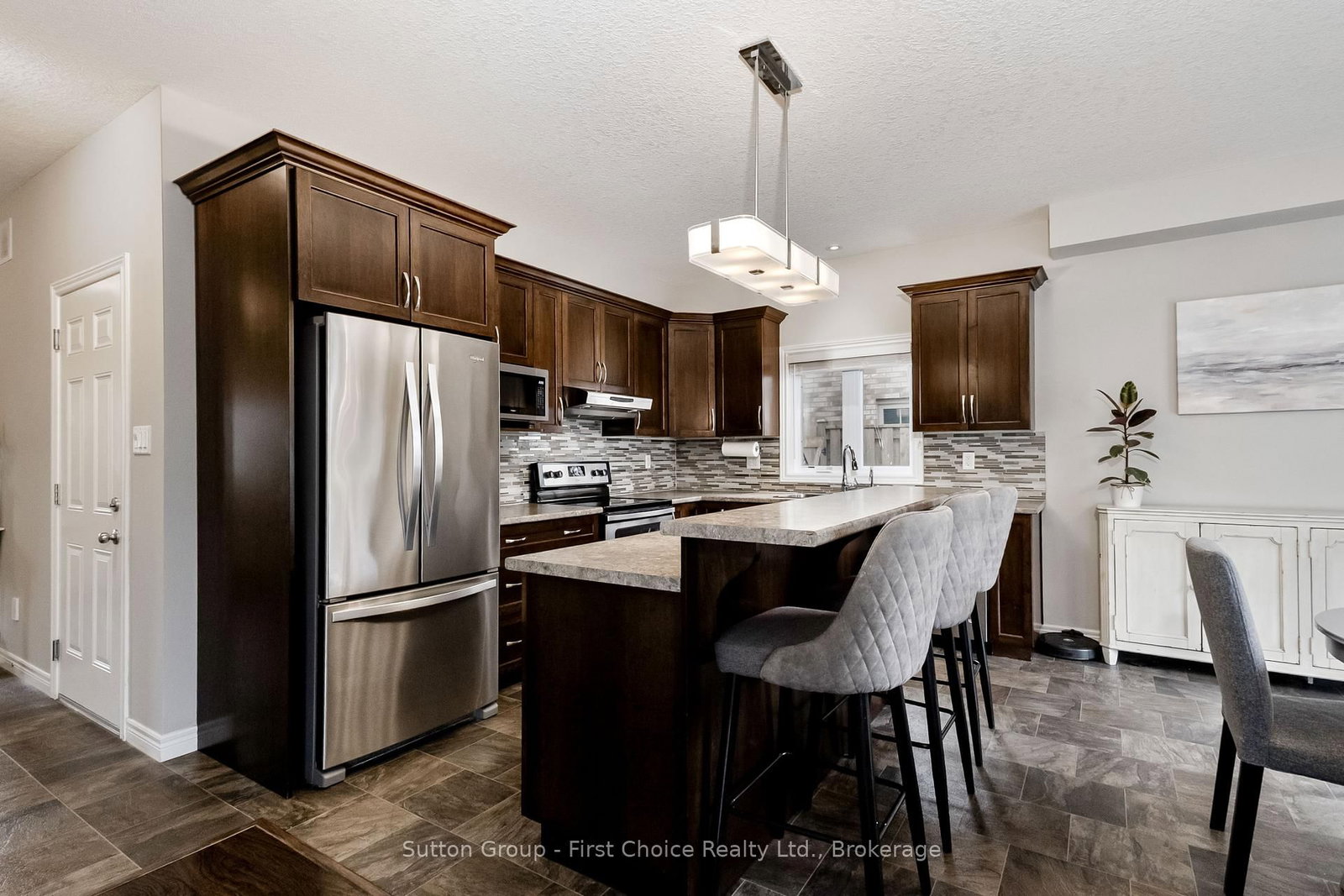 21 Brown Street • Stratford, ON photo 9