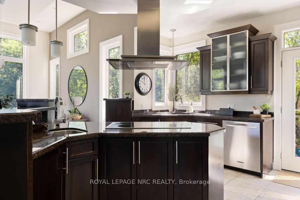 164A Lakeshore Road • St. Catharines, ON photo 15