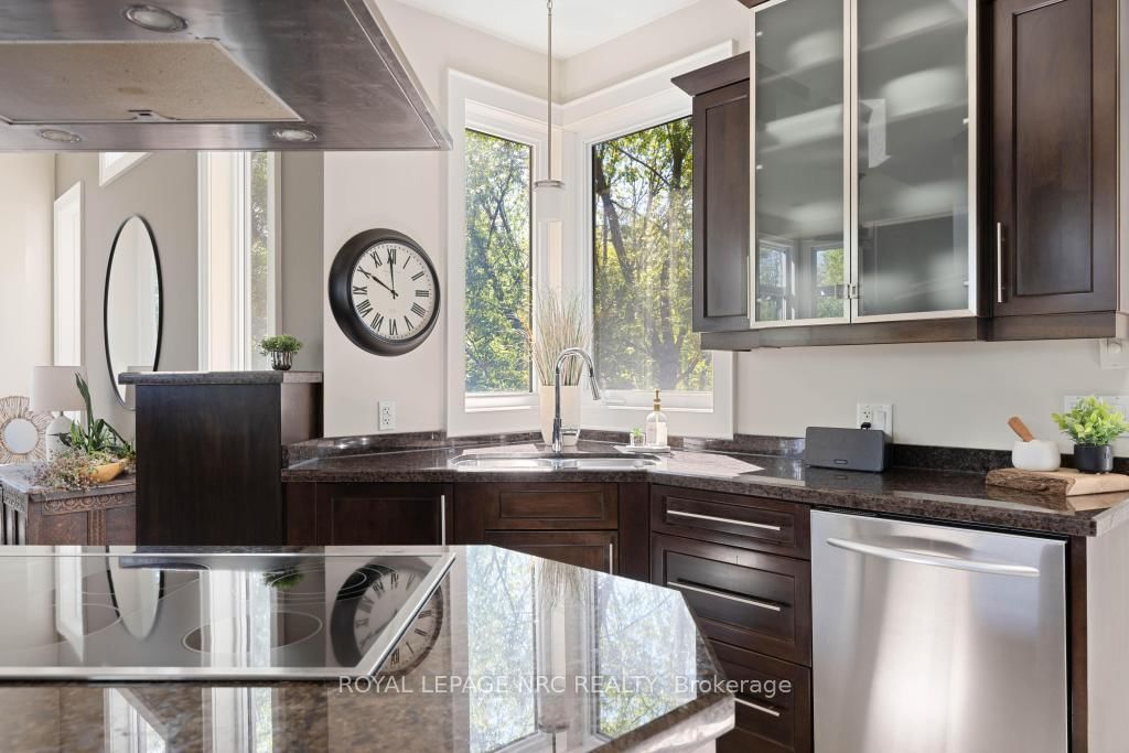 164A Lakeshore Road • St. Catharines, ON photo 16