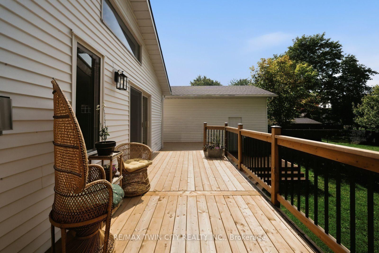 26 Pacific Avenue • Perth East, ON photo 37