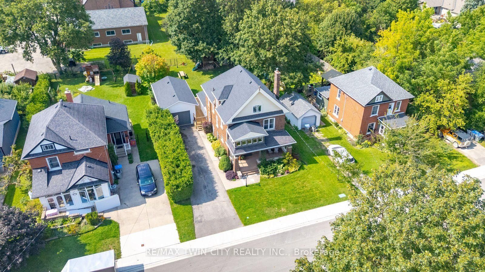 26 Pacific Avenue • Perth East, ON photo 5