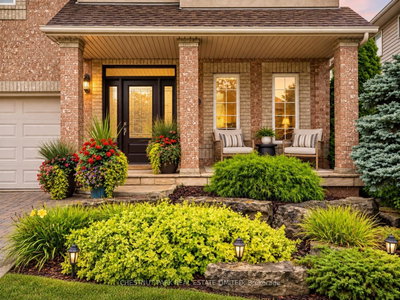 18 Pelham Drive • Hamilton, ON photo 2
