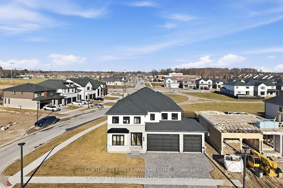 1673 Medway Park Drive • London North, ON photo 2