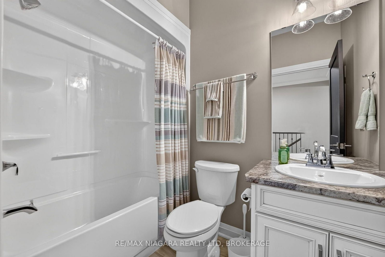 84 Ganton Trail • Welland, ON photo 8