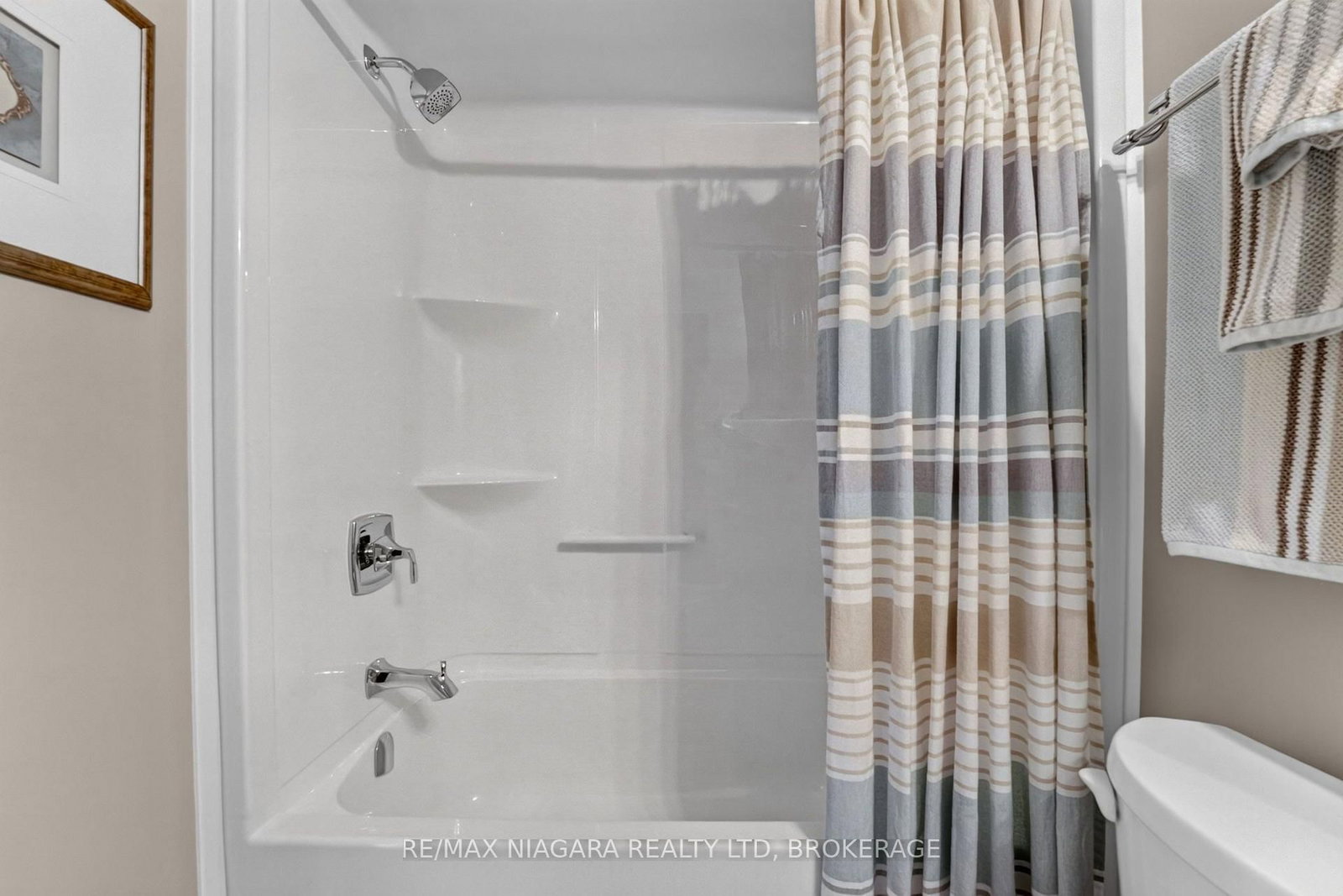 84 Ganton Trail • Welland, ON photo 9