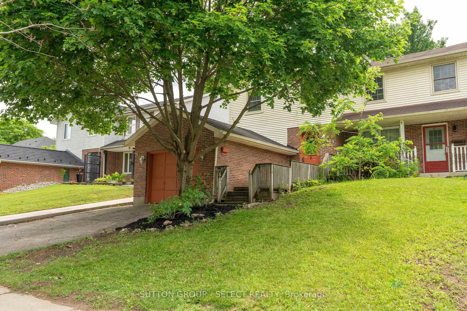 461 Cleveland Avenue • London South, ON photo 1