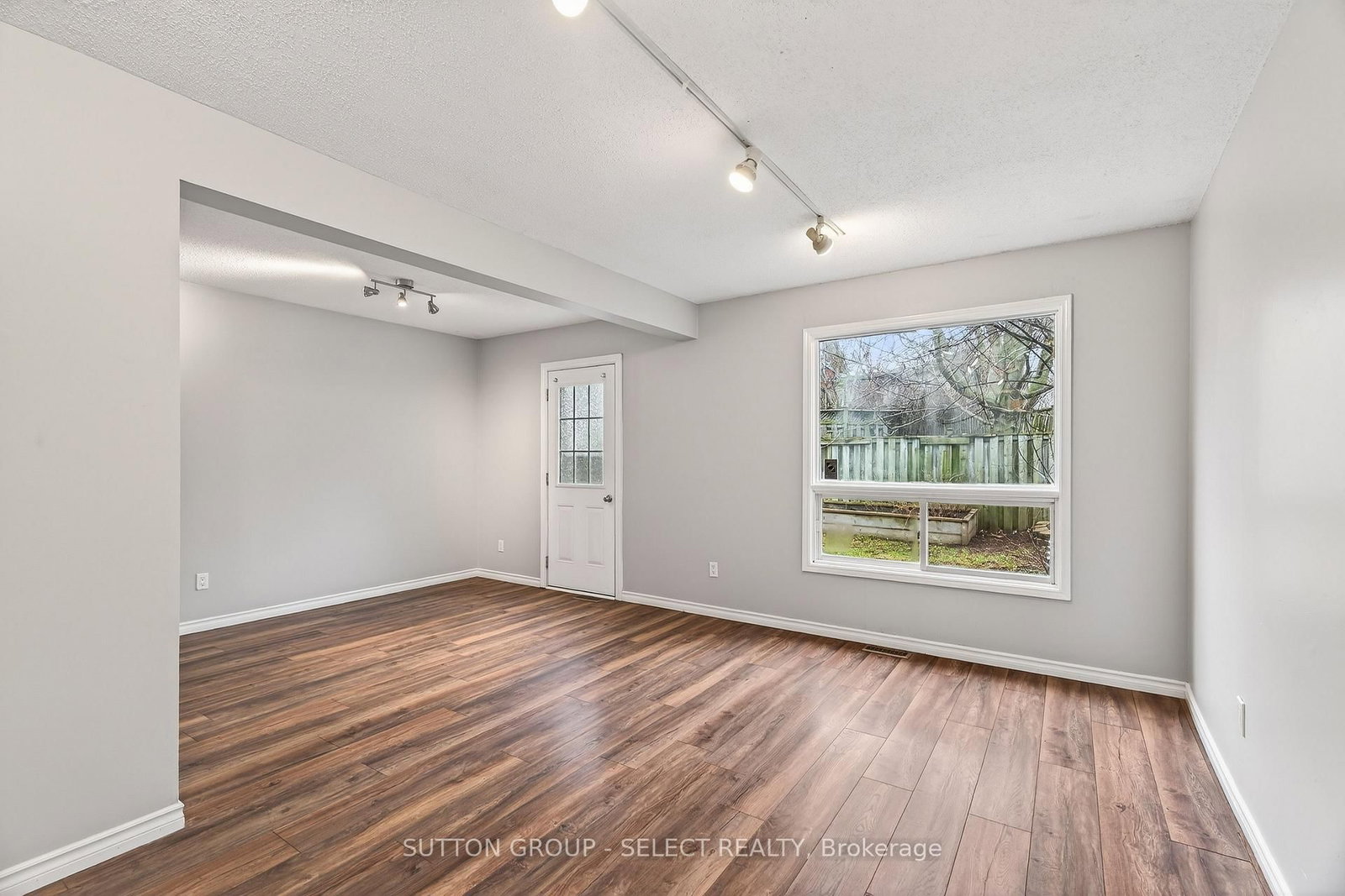 461 Cleveland Avenue • London South, ON photo 14