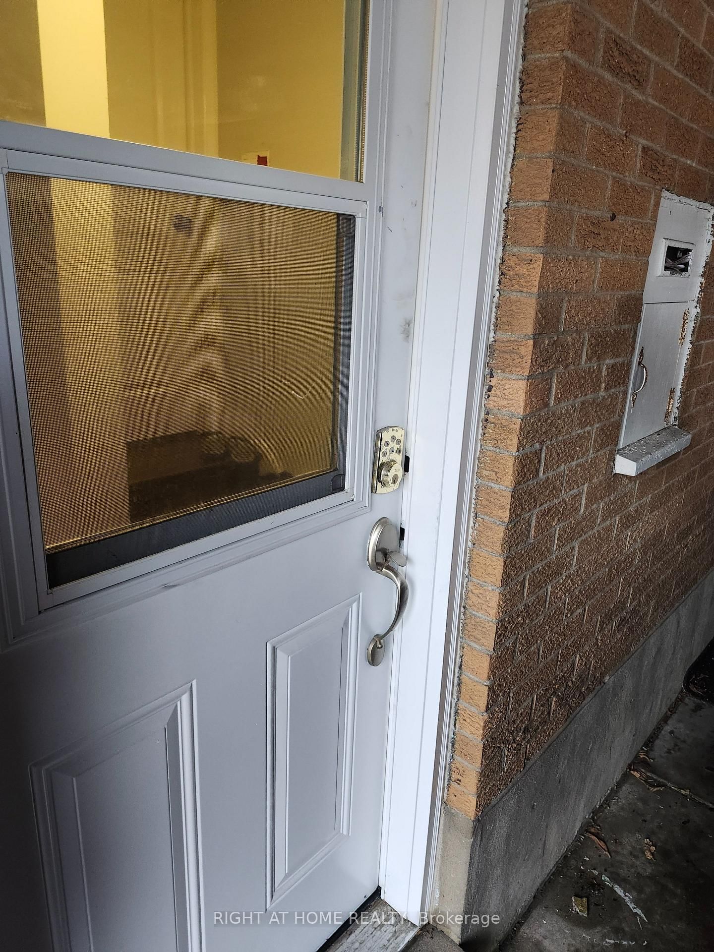 Basemnt - 48 Westmount Road S, Waterloo 2