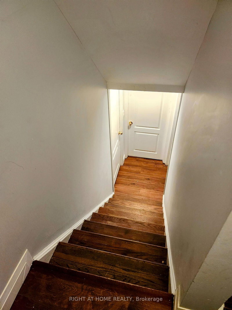 Basemnt - 48 Westmount Road S